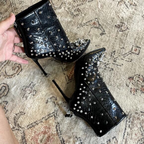 Steve Madden Women's Viceroy Embellished Spiked Dress Booties Black Size 6 EUC - Picture 12 of 13
